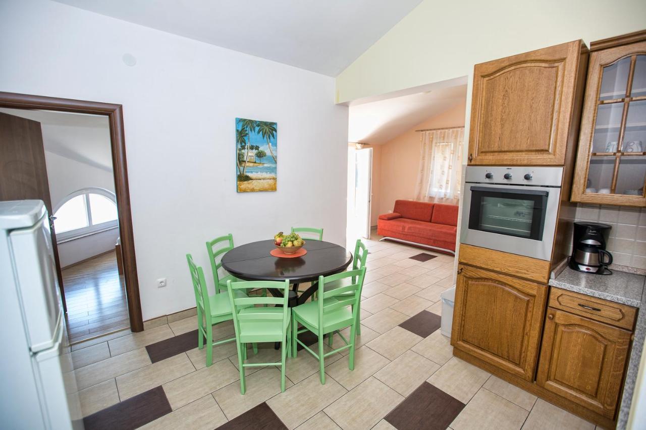 Ferienhaus Elena 카를로바크 외부 사진