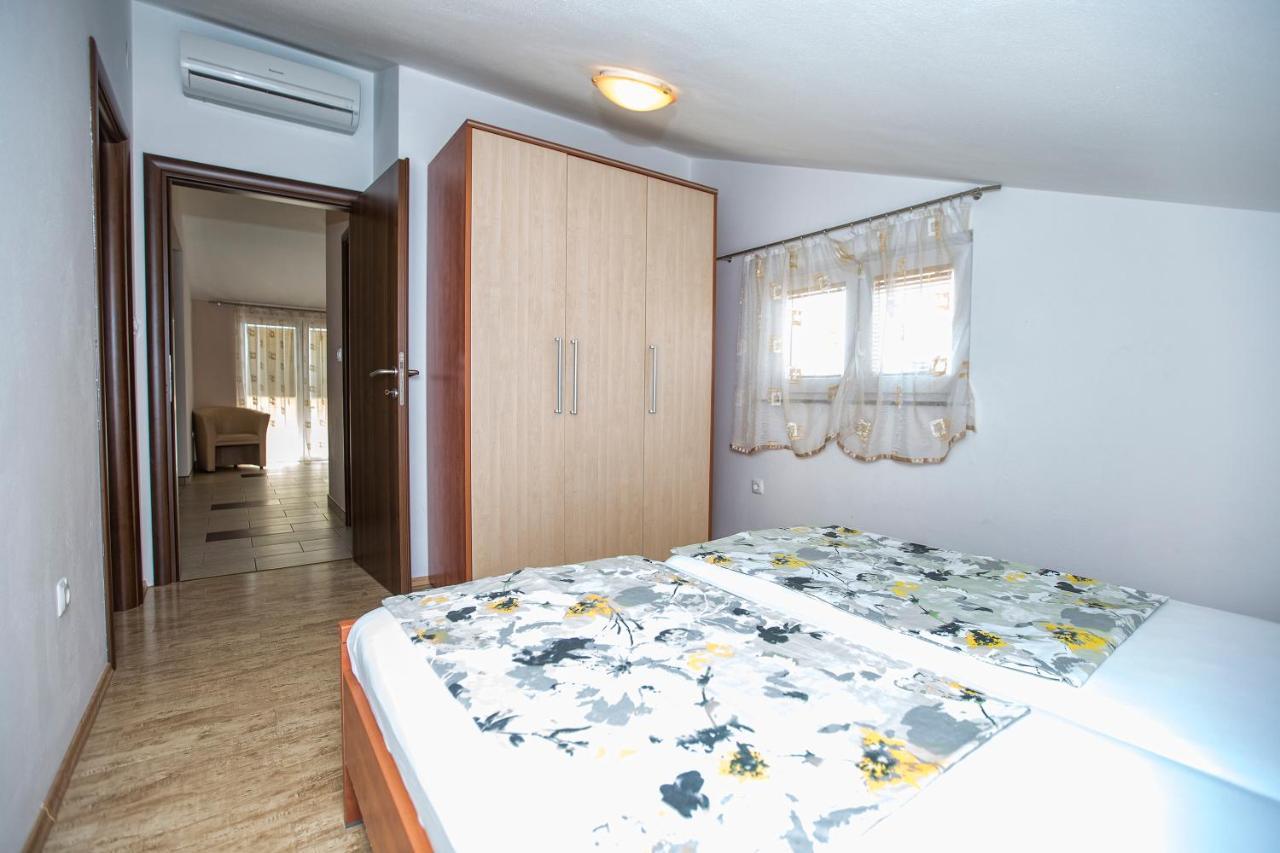 Ferienhaus Elena 카를로바크 외부 사진