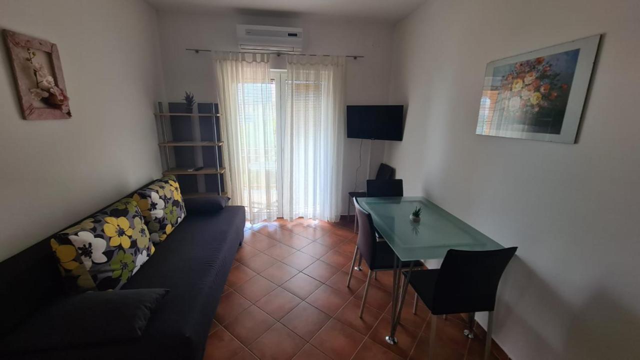 Ferienhaus Elena 카를로바크 외부 사진