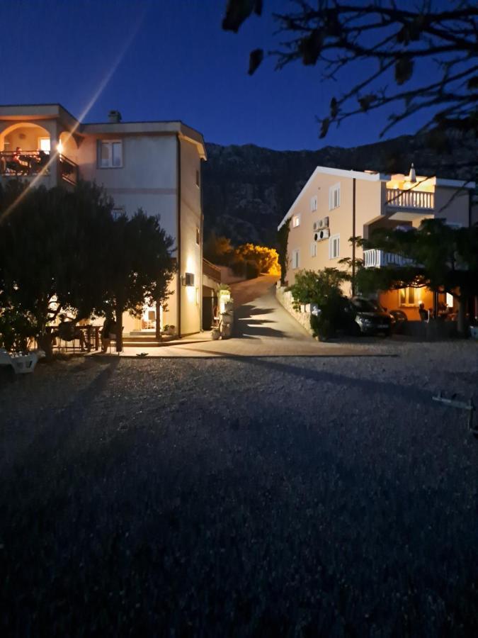 Ferienhaus Elena 카를로바크 외부 사진